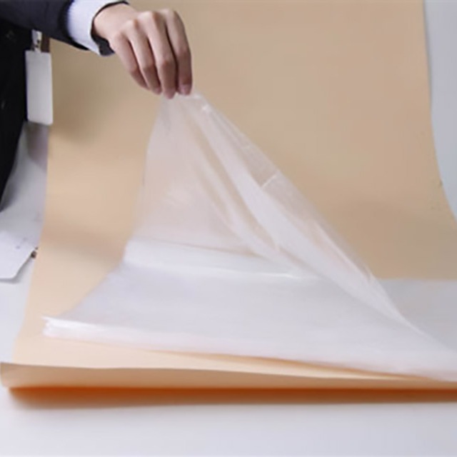 为什么塑料在加工或使用过程中易带静电？