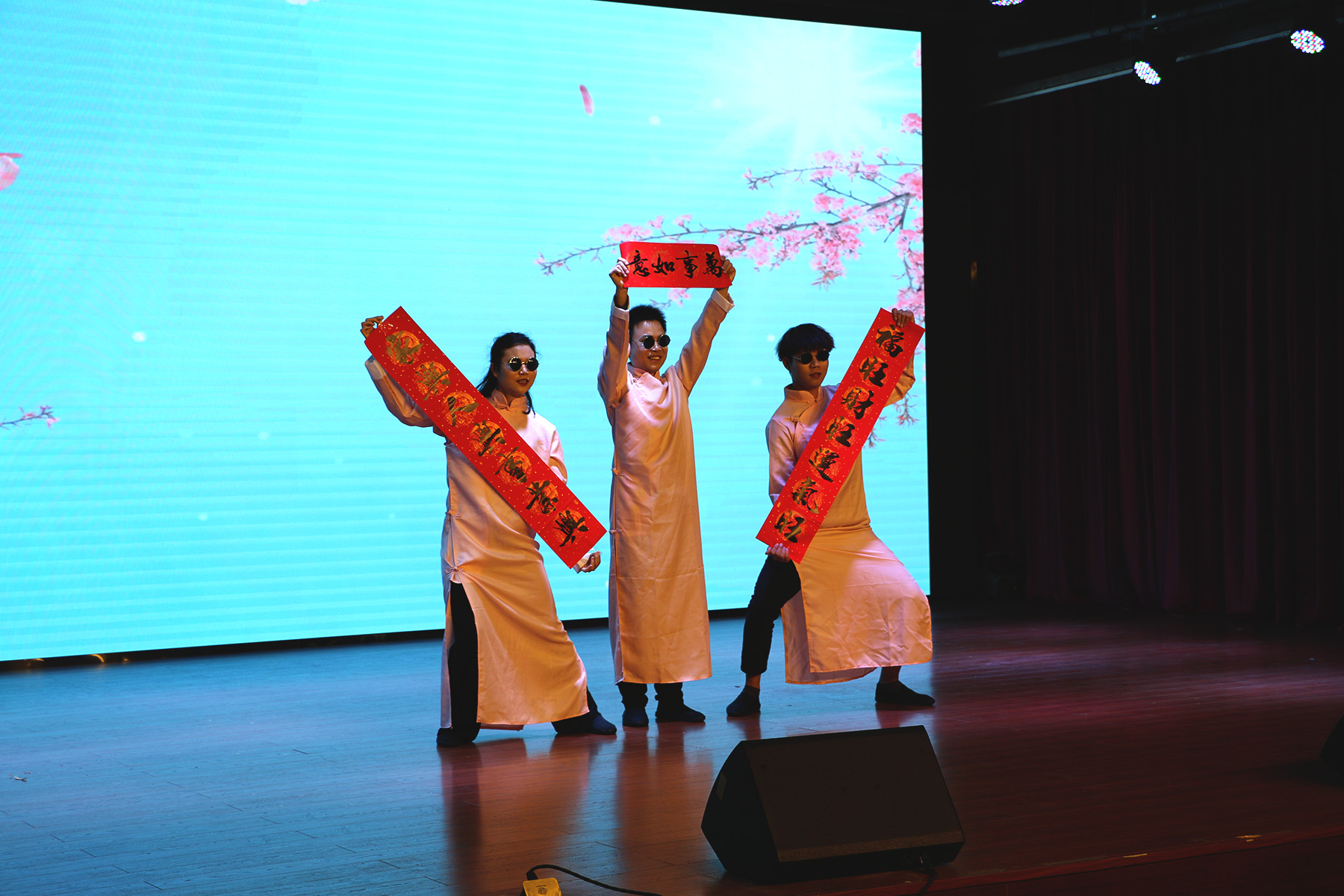 2021年ag平台网站化学迎新联欢晚会-《桃花朵朵开》